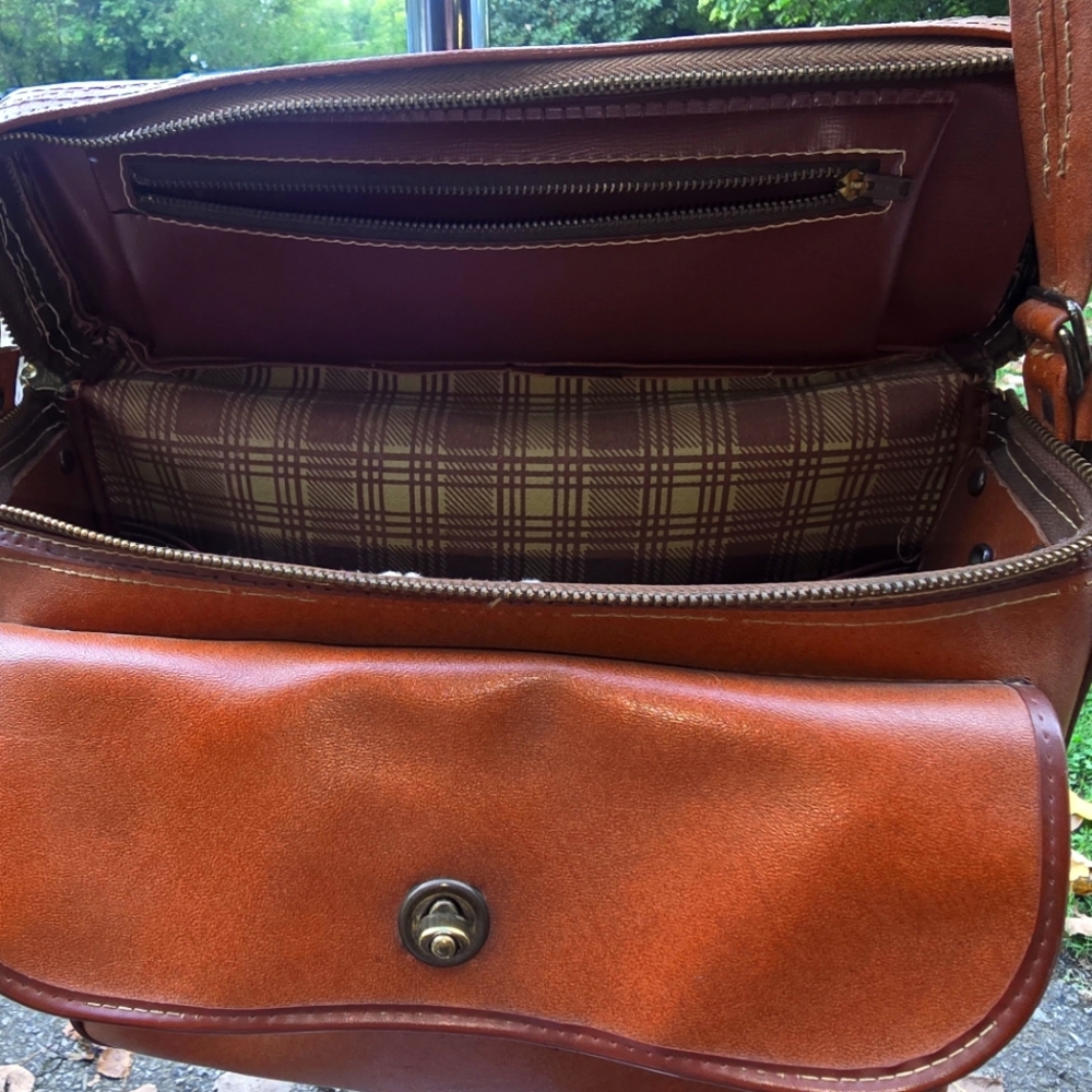 Vintage faux leather bag